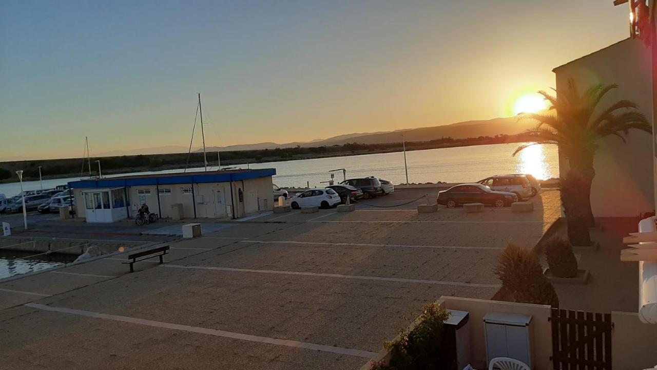 לאוקאט T2 Cabine Avec Tres Belle Vue Sur Le Port De Plaisance מראה חיצוני תמונה